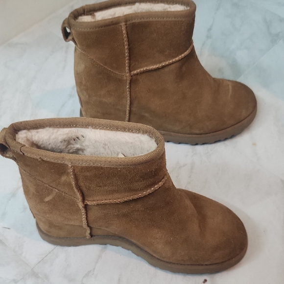 UGG Chestnut Suede Classic Femme Wedge Size 7 Ankle Booties - Picture 4 of 9